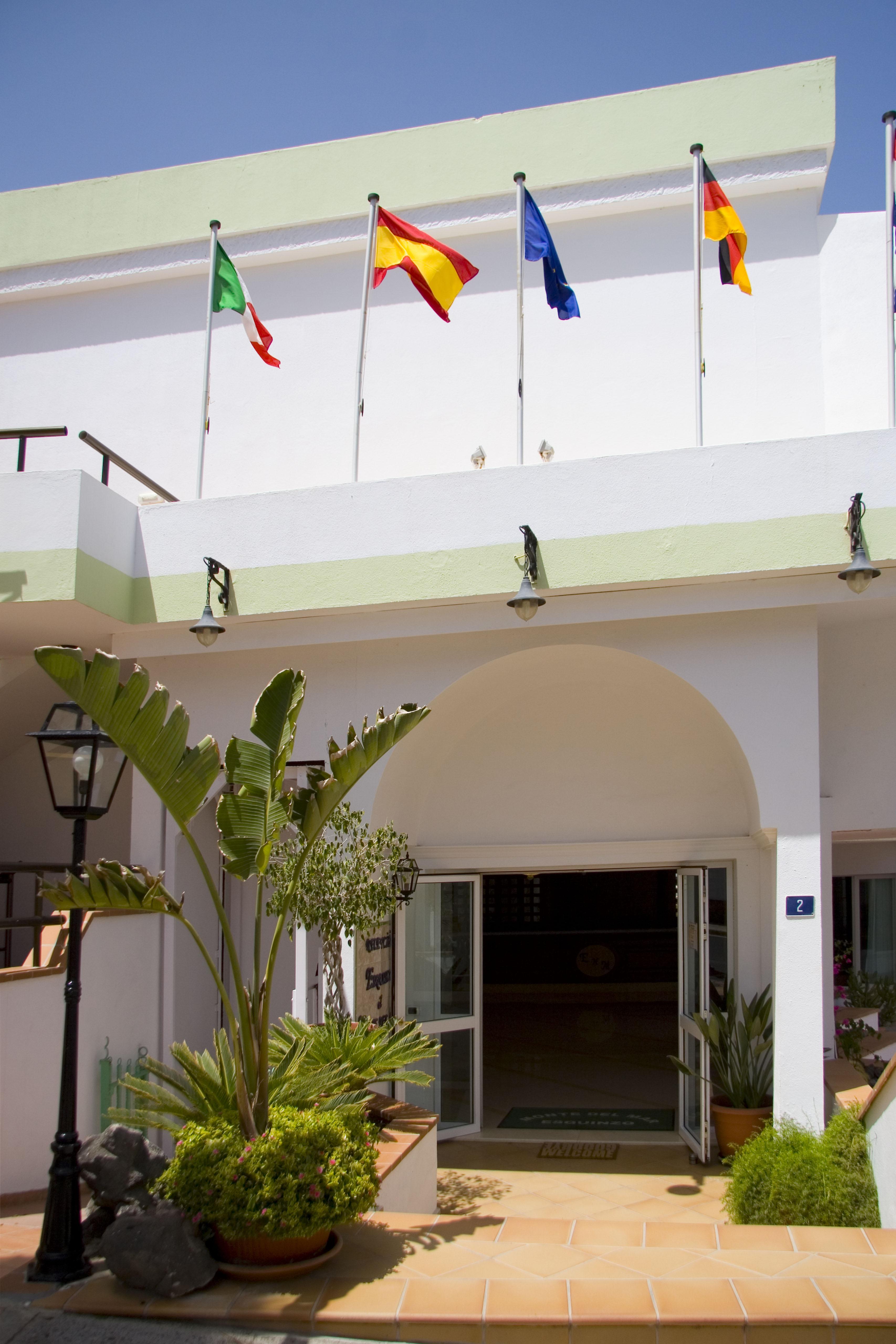 Aparthotel Esquinzo Y Monte Del Mar Playa De Esquinzo Екстериор снимка