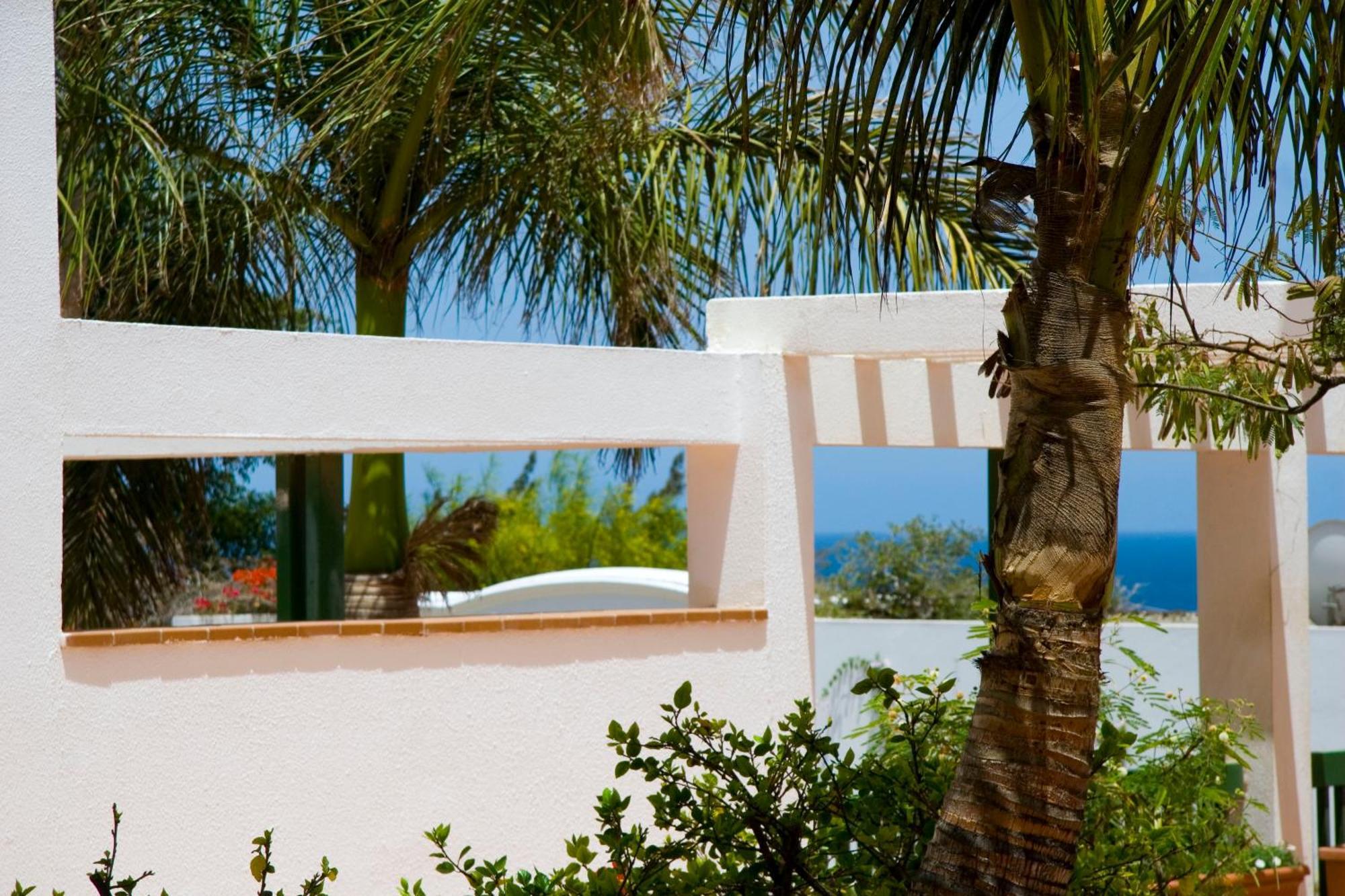 Aparthotel Esquinzo Y Monte Del Mar Playa De Esquinzo Екстериор снимка